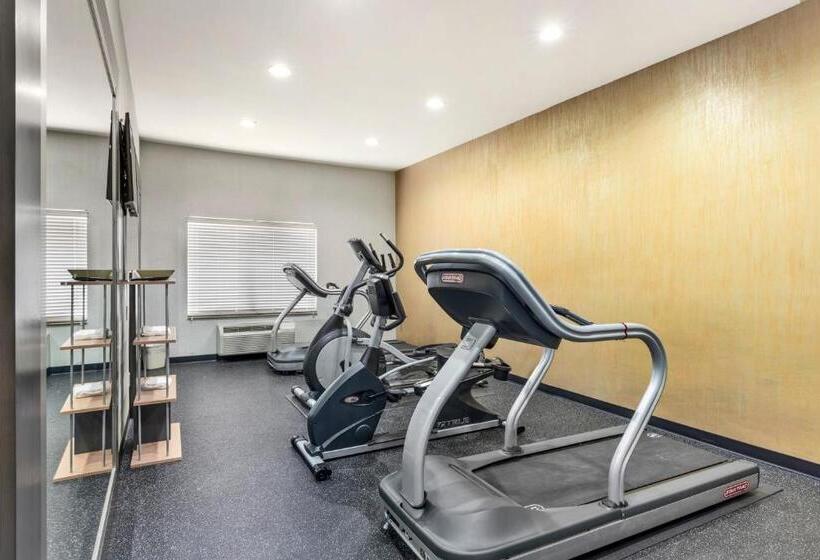 هتل Comfort Inn & Suites Irving Las Colinas Dfw