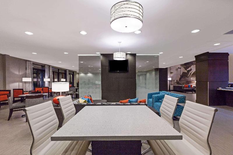 ホテル Comfort Inn & Suites Irving Las Colinas Dfw