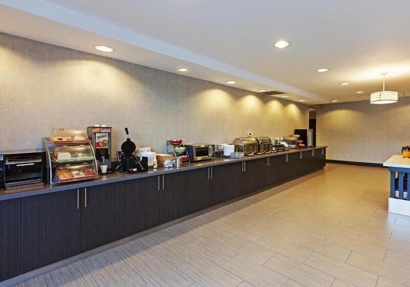ホテル Comfort Inn & Suites Irving Las Colinas Dfw