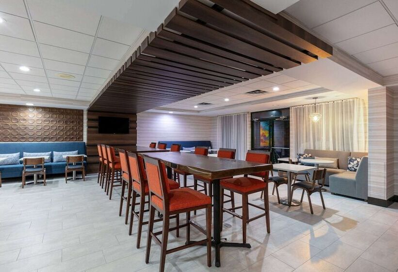 هتل Wingate By Wyndham Dfw / North Irving