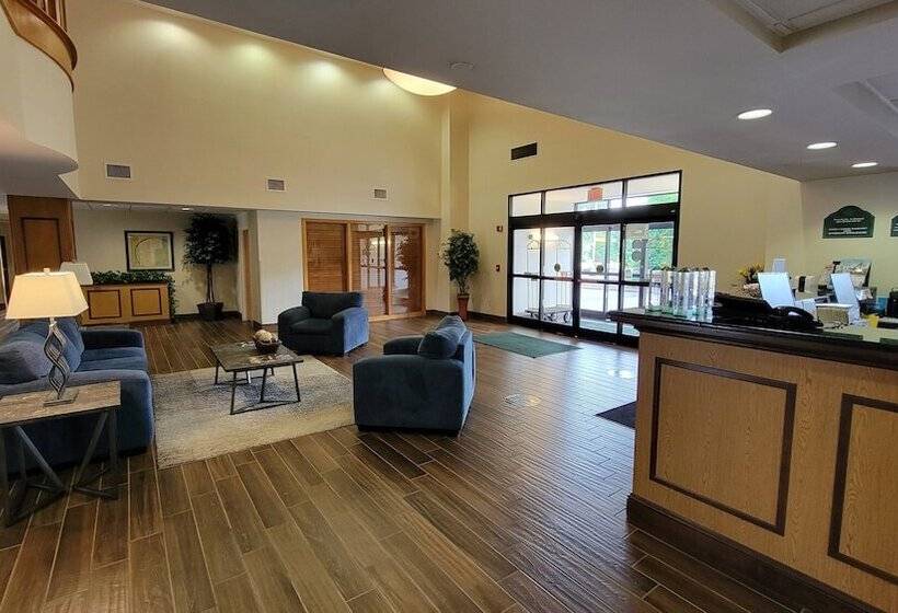 בית מלון כפרי Independent Sphc Cross Creek Inn & Suites