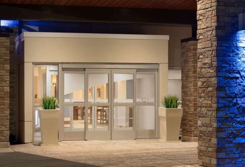 בית מלון כפרי Independent Sphc Cross Creek Inn & Suites