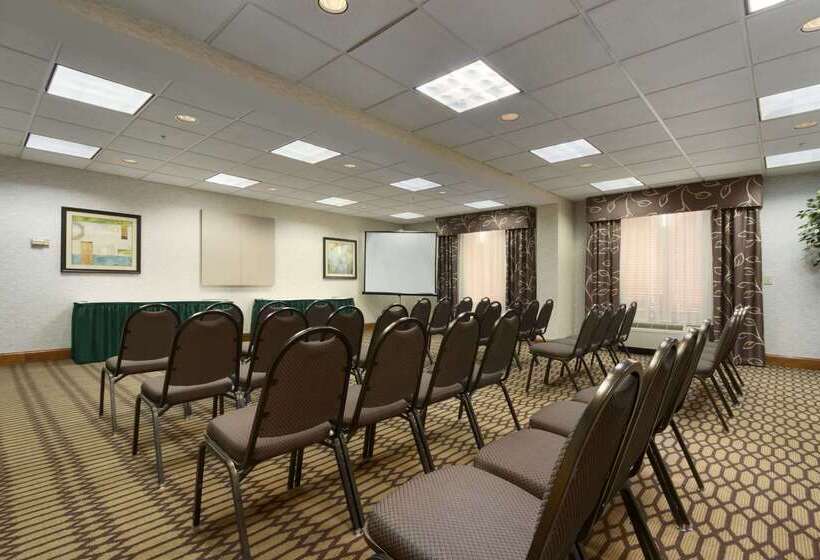בית מלון כפרי Independent Sphc Cross Creek Inn & Suites