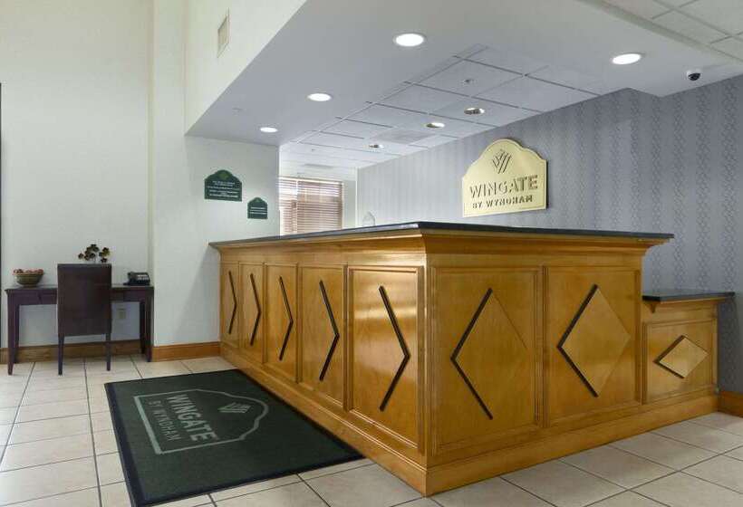 בית מלון כפרי Independent Sphc Cross Creek Inn & Suites