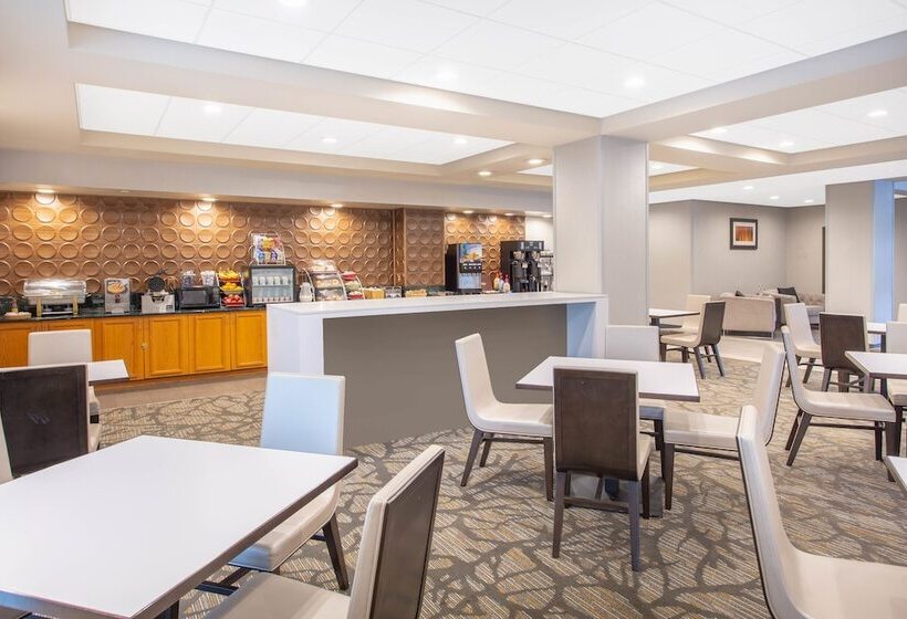 هتل Wingate By Wyndham Mechanicsburg