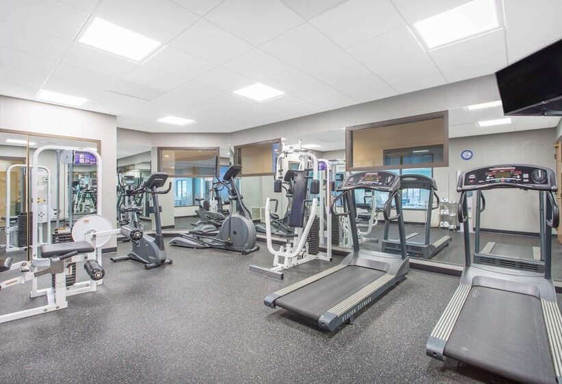 هتل Wingate By Wyndham Mechanicsburg