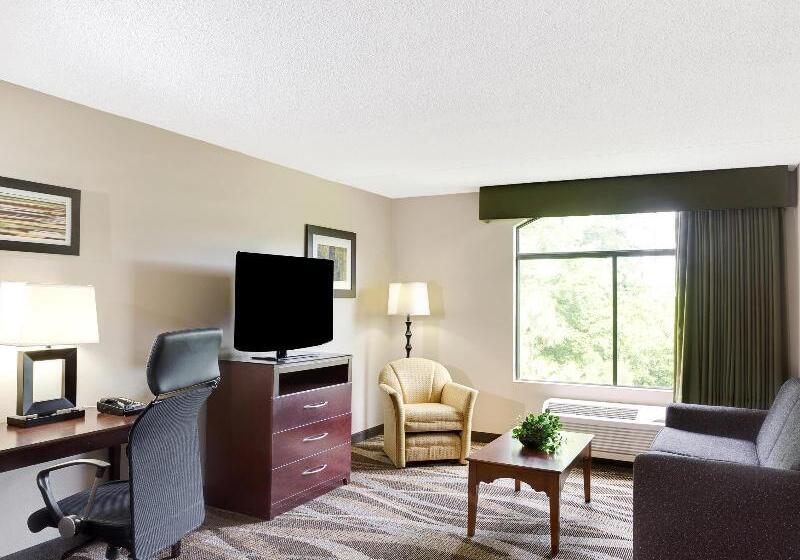 בית מלון כפרי Wingate By Wyndham Raleigh Durham / Airport