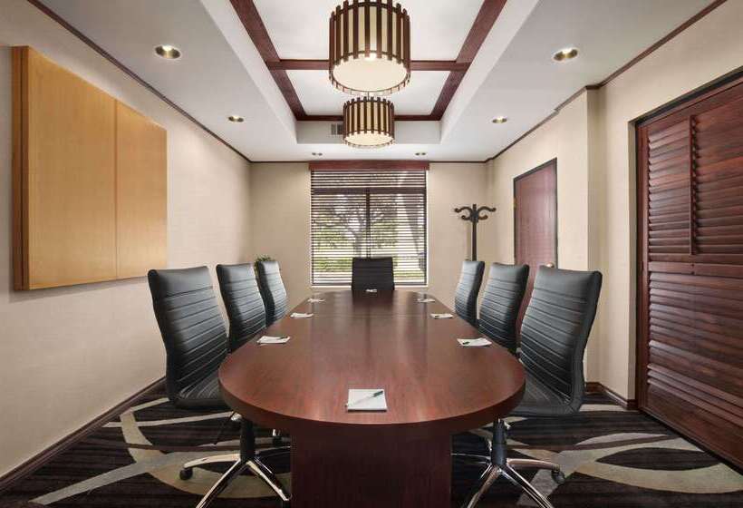 호텔 Wingate By Wyndham And Williamson Conference Center