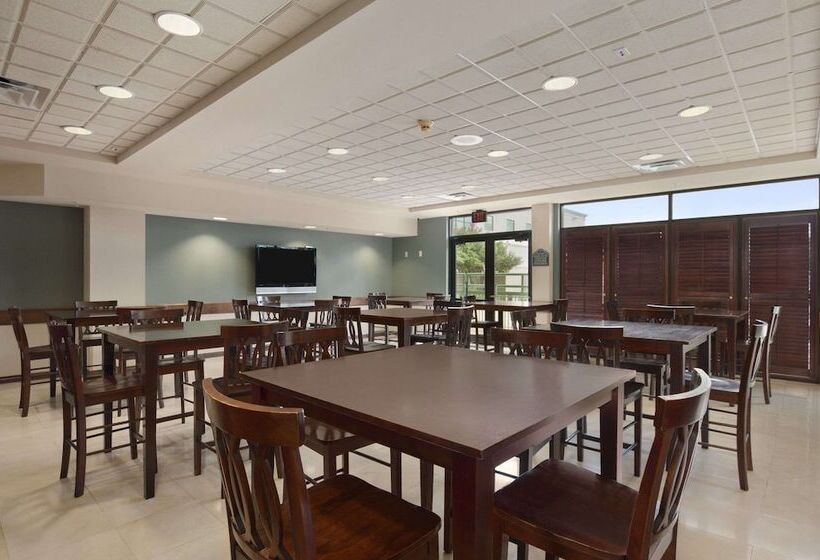 בית מלון כפרי Wingate By Wyndham And Williamson Conference Center