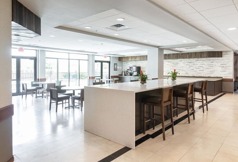 בית מלון כפרי Wingate By Wyndham And Williamson Conference Center