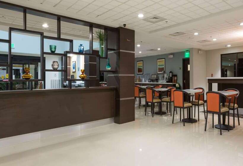 호텔 Wingate By Wyndham Sulphur Near Lake Charles