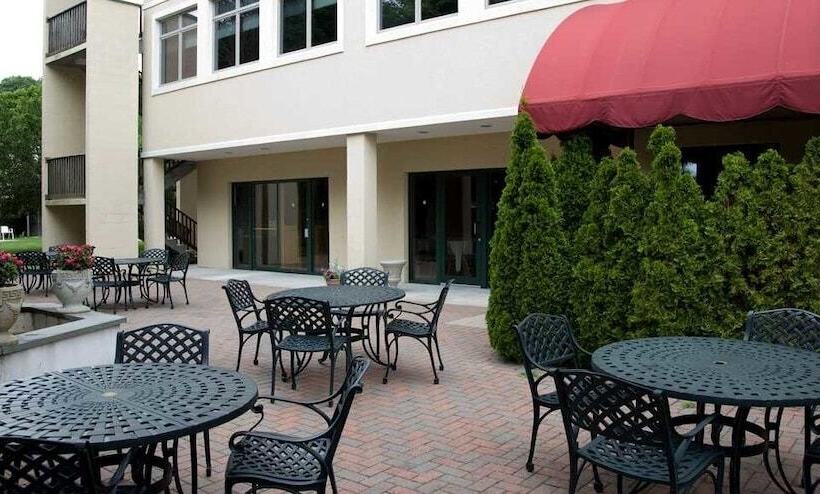 فندق Winnapaug Inn