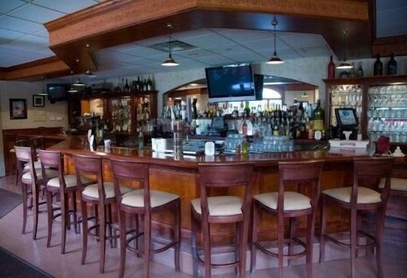 فندق Winnapaug Inn