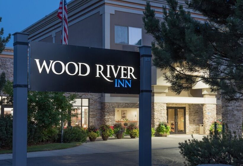 فندق Wood River Inn & Suite