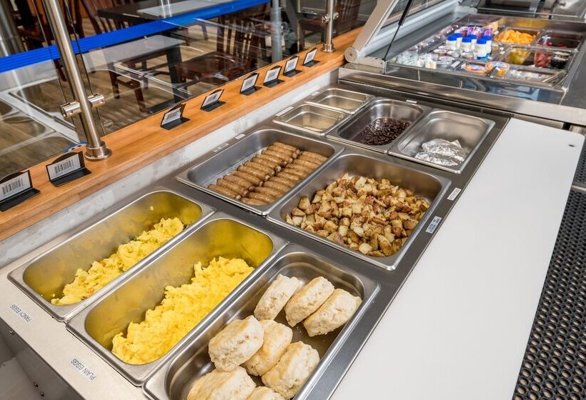 فندق Wood River Inn & Suite