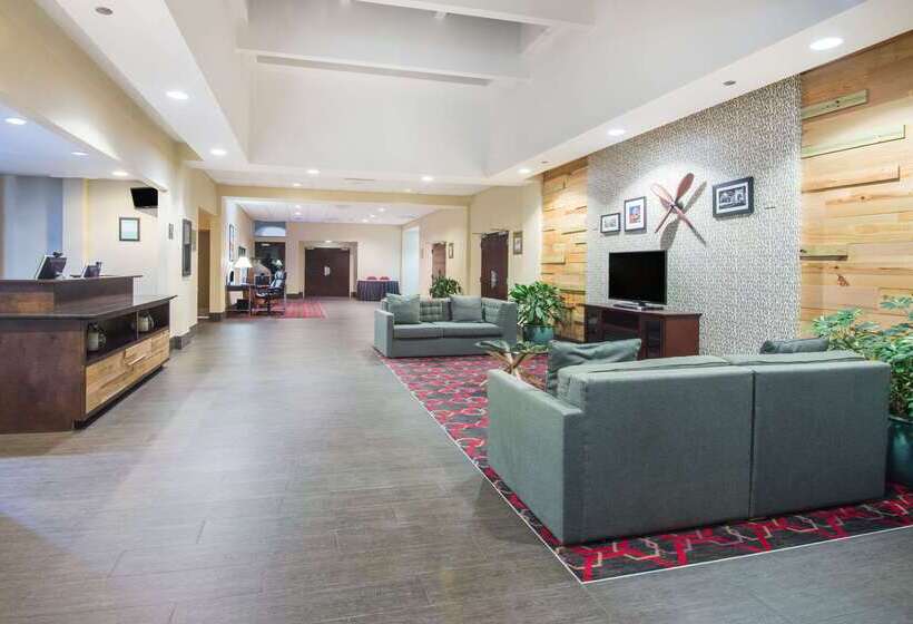 호텔 Wyndham Garden Inn Pittsburgh Airport