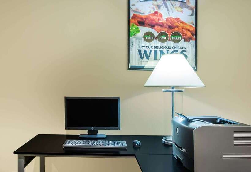 호텔 Wyndham Garden Inn Pittsburgh Airport