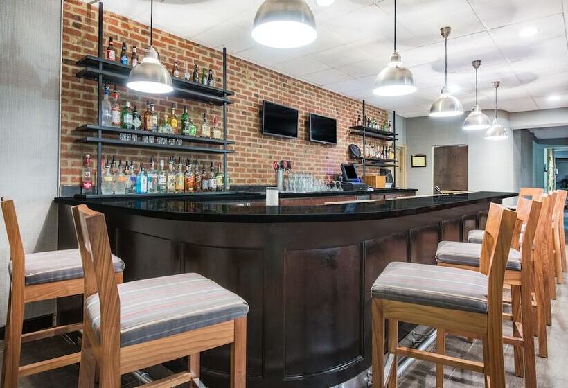 호텔 Wyndham Garden Inn Pittsburgh Airport