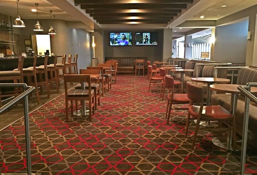 호텔 Wyndham Garden Inn Pittsburgh Airport