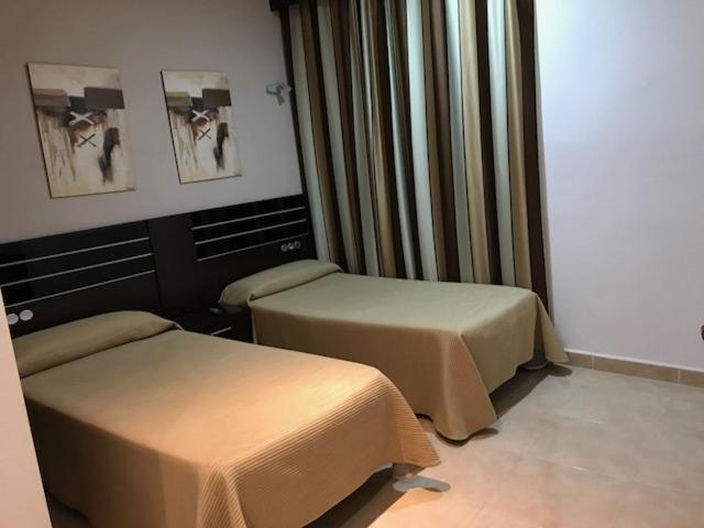 ホテル Hostal Zurich