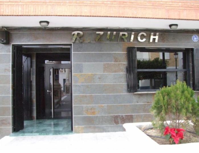 ホテル Hostal Zurich