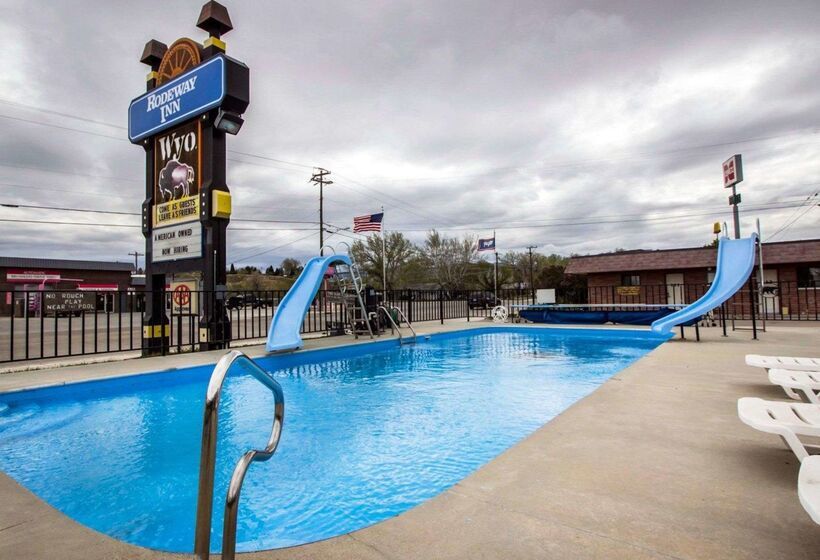 فندق على الطريق Rodeway Inn