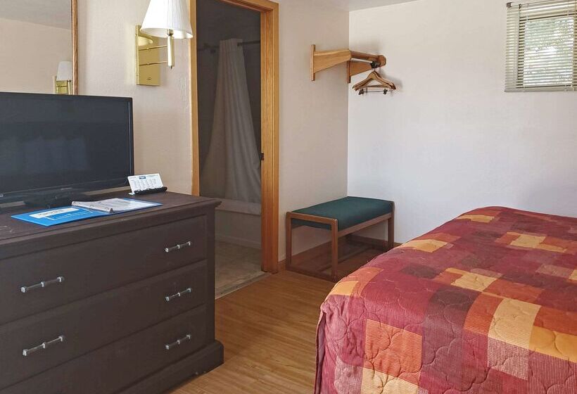 فندق على الطريق Rodeway Inn