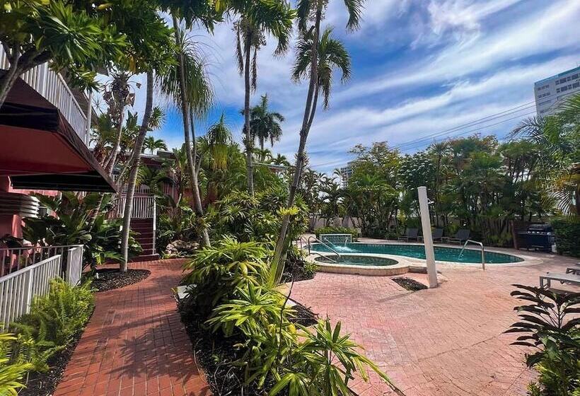 מוטל Winterset A North Beach Village Resort