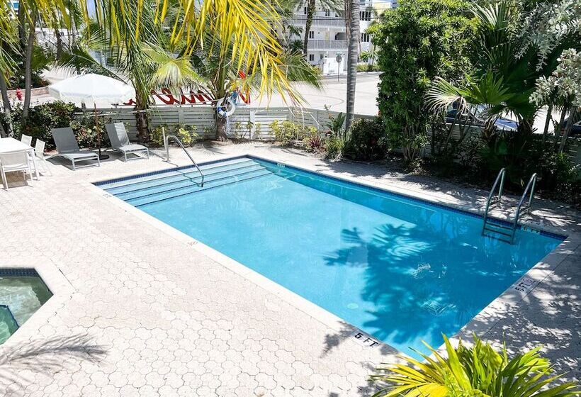 מוטל Winterset A North Beach Village Resort