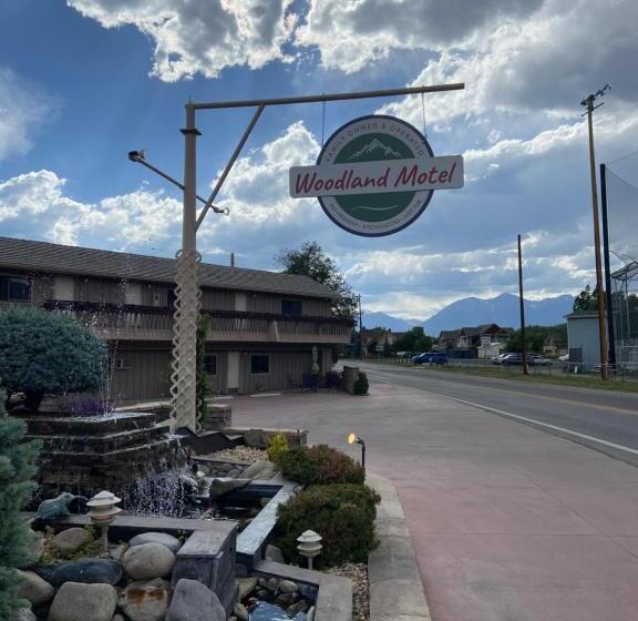 Woodland Motel