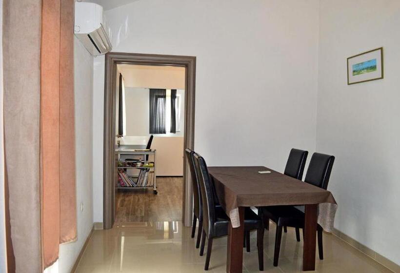 Apartments Ante 1306