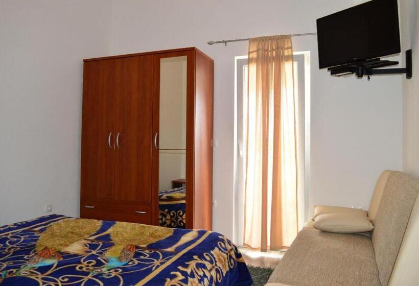 Apartments Ante 1306