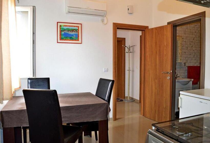 Apartments Ante 1306