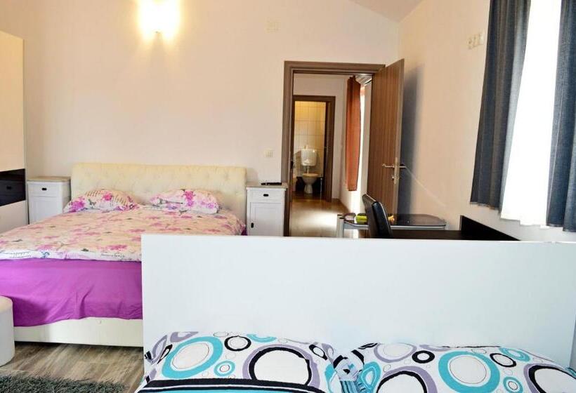 Apartments Ante 1306