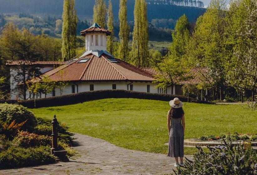 Amalurra Ecohotel & Retreat Center