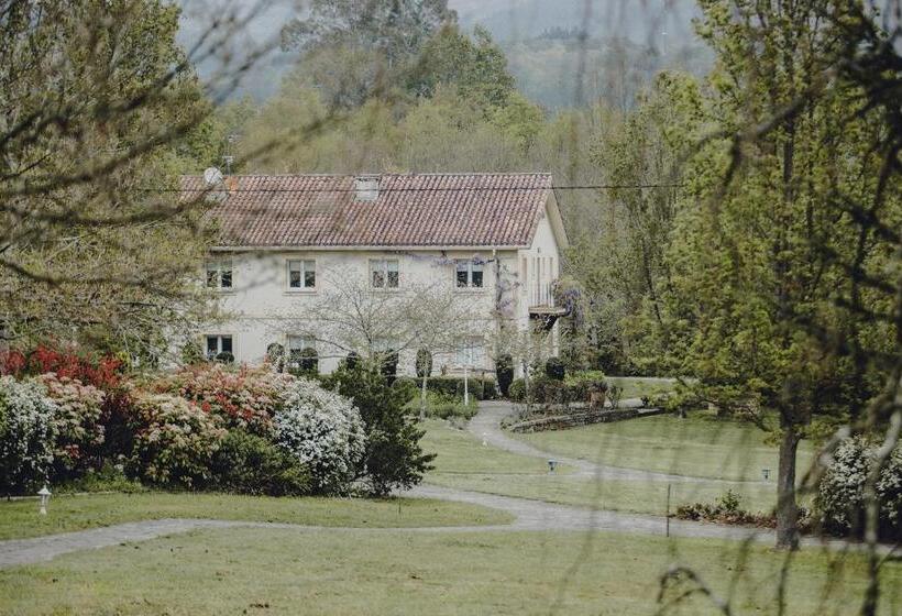 Amalurra Ecohotel & Retreat Center