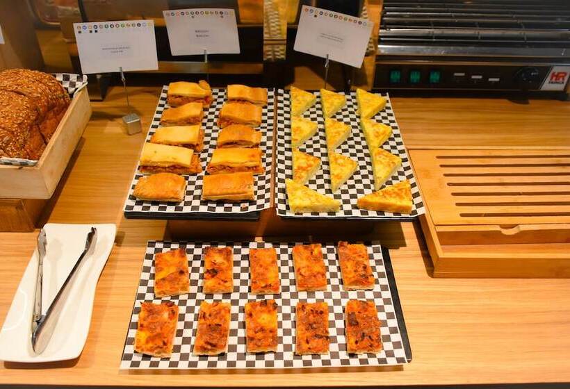 Aparthotel Atenea Valles