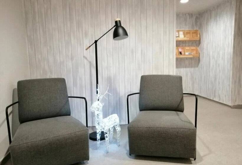 Apartamentos Midi 3000