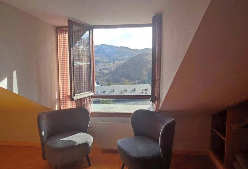 Apartamentos Midi 3000