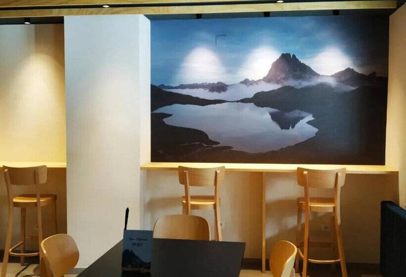 Apartamentos Midi 3000