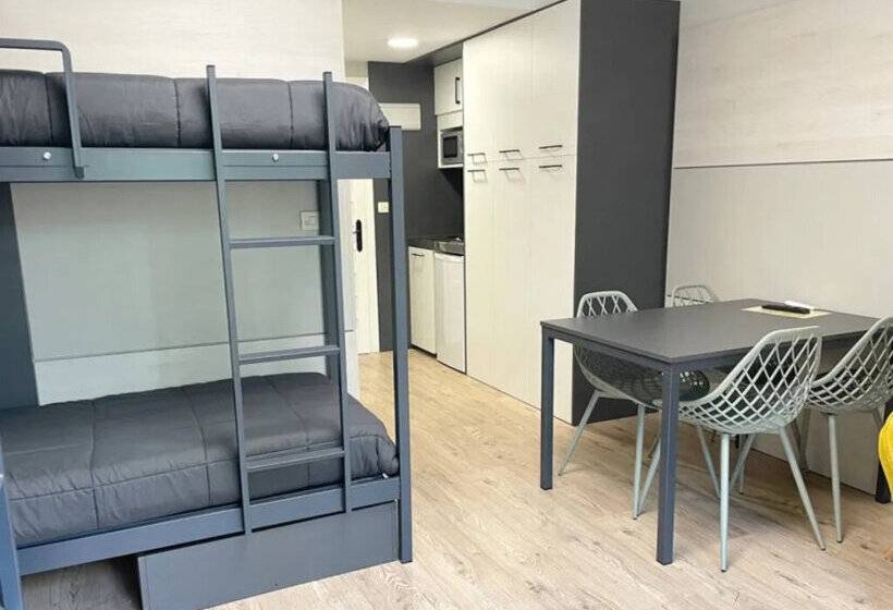 Apartamentos Midi 3000