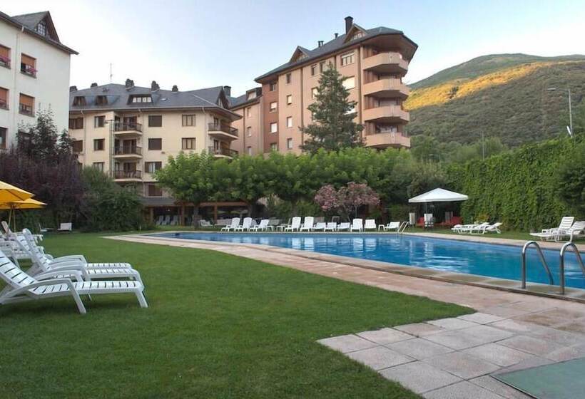 Apartamentos Pessets Adelaida