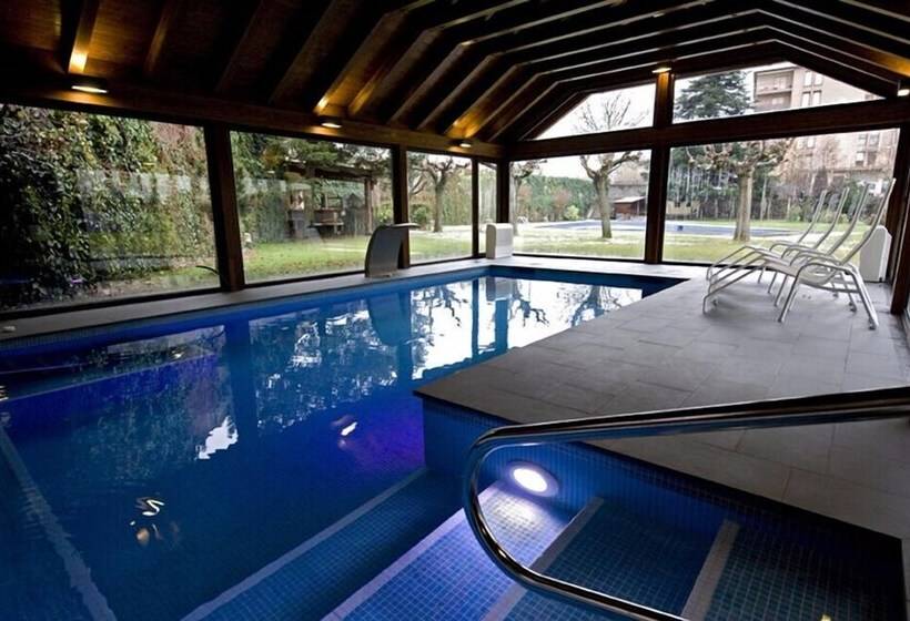 Apartamentos Pessets Adelaida