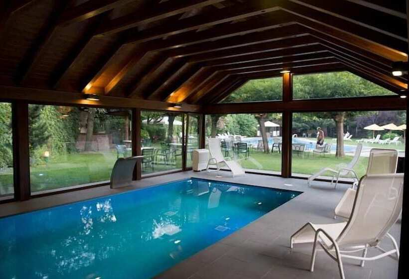 Apartamentos Pessets Adelaida