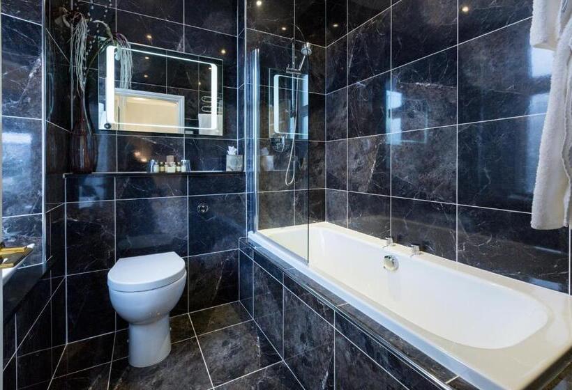 Applegarth Villa Hotel & Restaurant