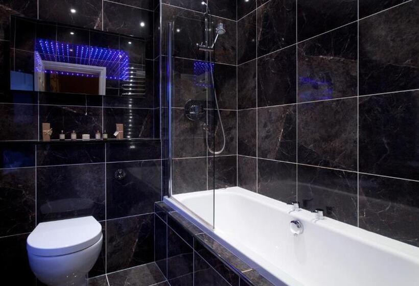 Applegarth Villa Hotel & Restaurant