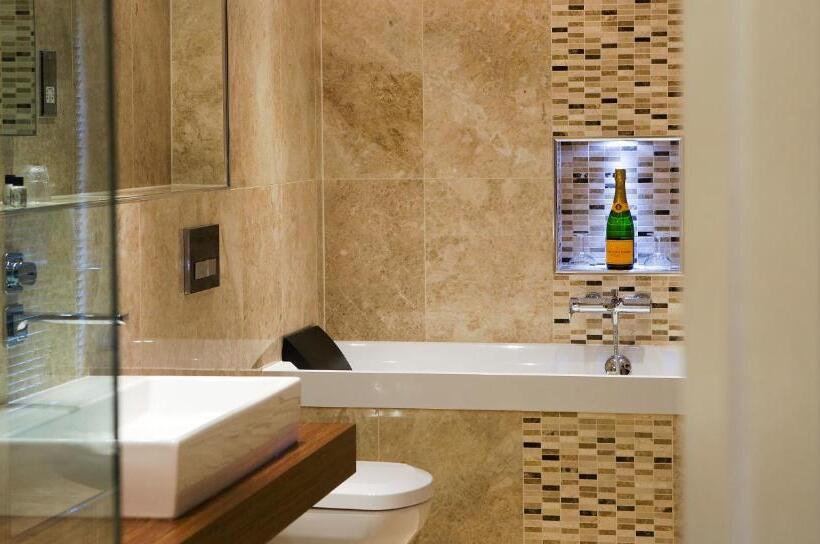 Applegarth Villa Hotel & Restaurant