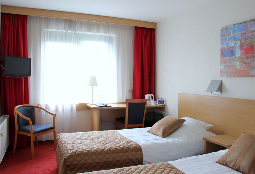 בית מלון כפרי Bastion  Düsseldorf Neuss