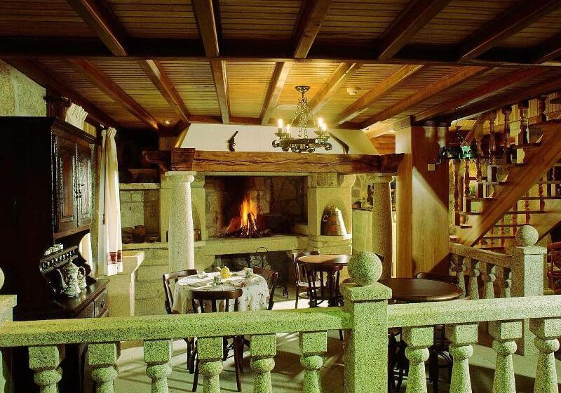 Casa Antiga Do Monte