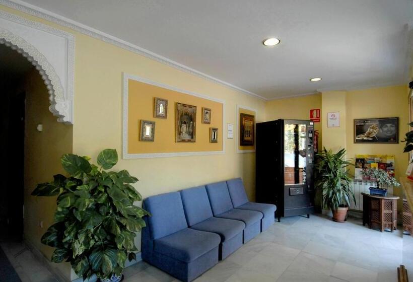 مسافرخانه Albero